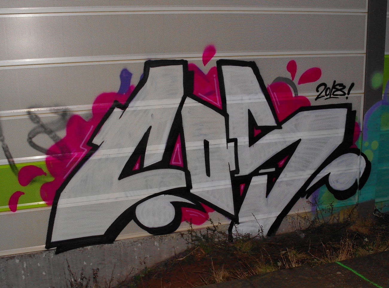 Graffiti Wall in Deutschland - Photo by zzzzz