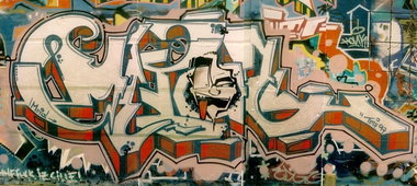 Graffiti Wall - Photo by zzzzz