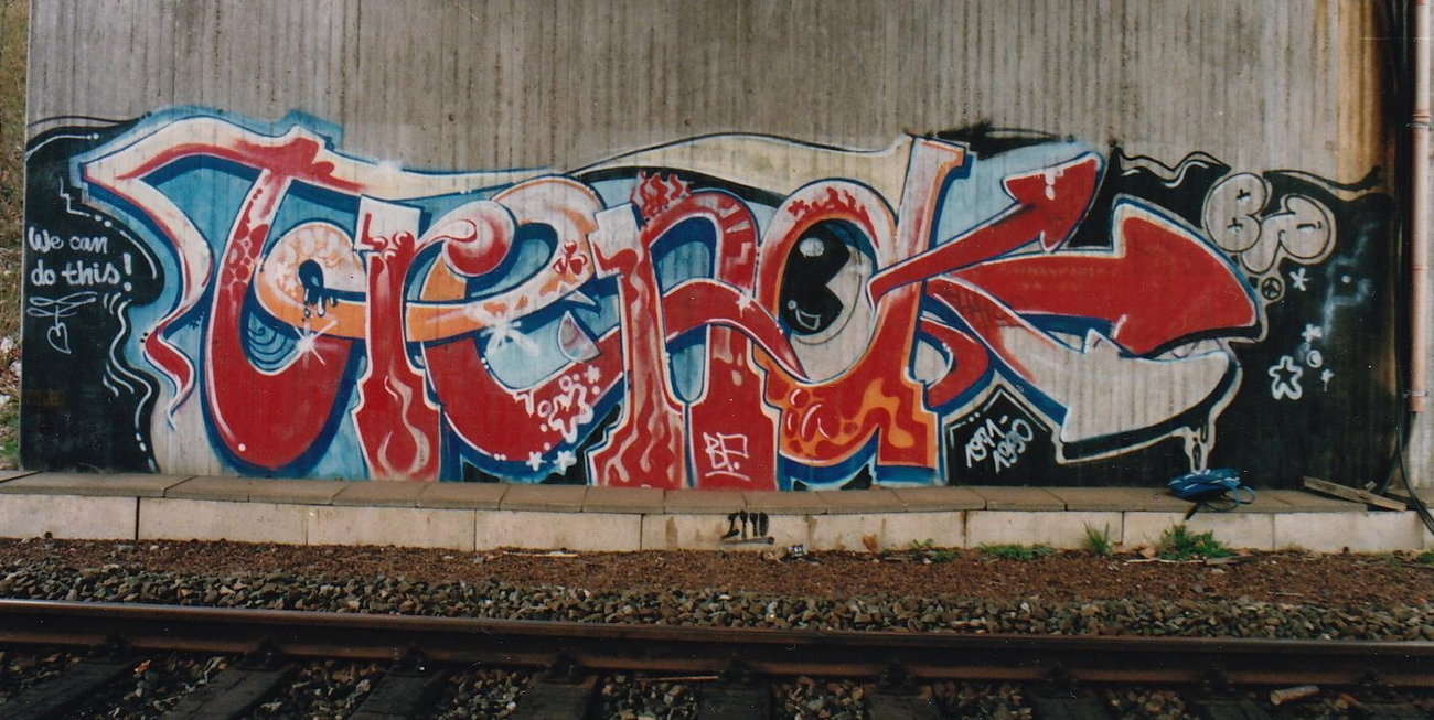 Graffiti Wall - Photo by zzzzz