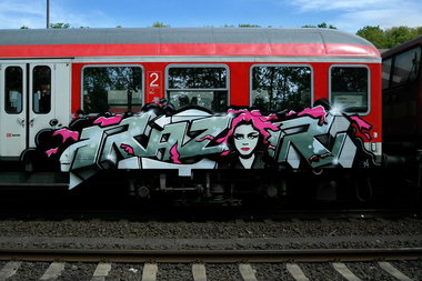 Graffiti Train - Photo by zzzzz - Razor, cos (2014)