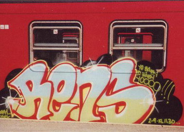 Graffiti Train - Photo by zzzzz - RENS (1991)