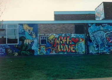 Graffiti Wall - Photo by zzzzz