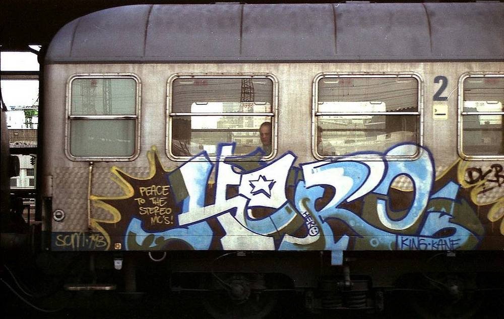 Graffiti Train - Photo by zzzzz - Hero