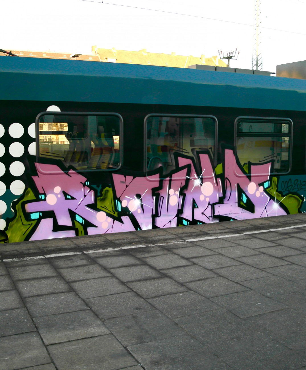 Graffiti Train - Photo by zzzzz (2018)