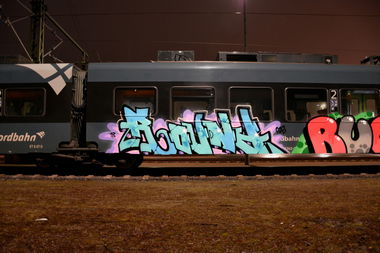 Graffiti Train - Photo by zzzzz (2018)