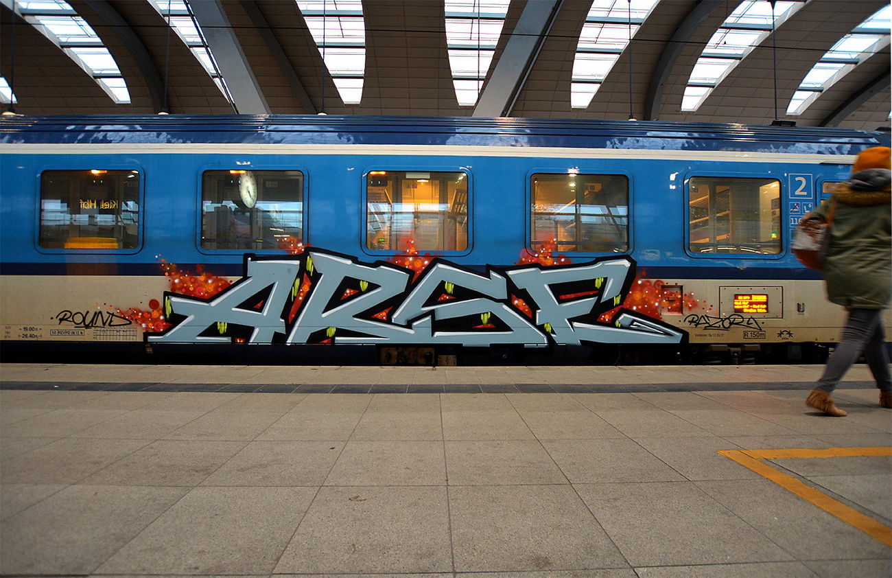 Graffiti Train - Photo by zzzzz (2017)