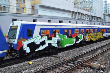Graffiti Train - Photo by zzzzz
