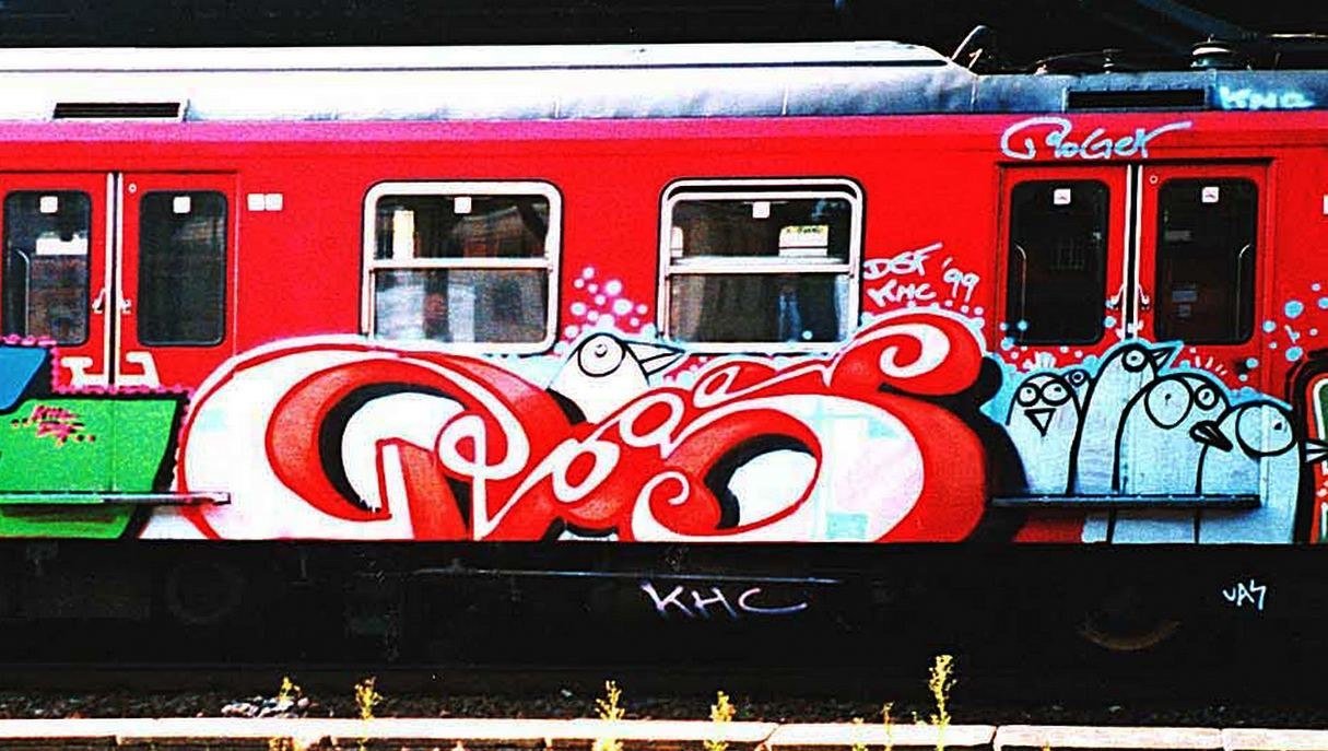 Graffiti Train - Photo by zzzzz