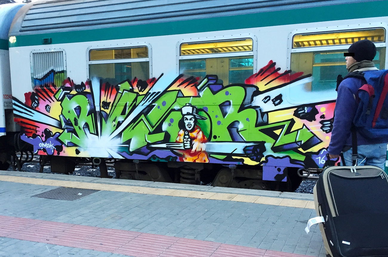Graffiti Train - Photo by zzzzz - Razor (2016)
