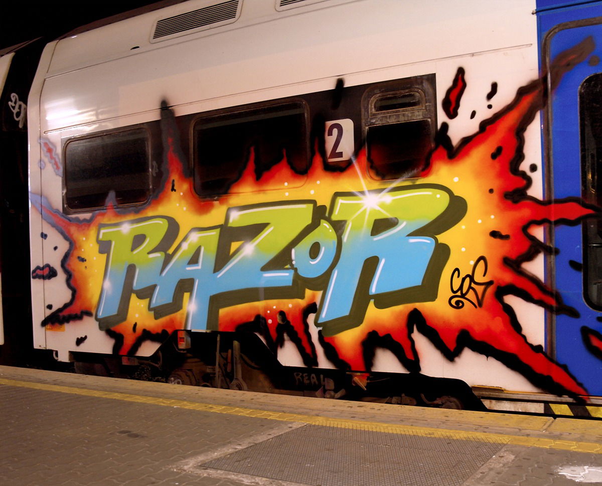Graffiti Train - Photo by zzzzz - RAZOR