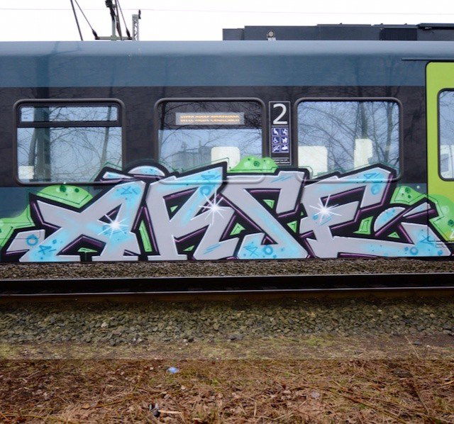 Graffiti Train - Photo by zzzzz (2018)