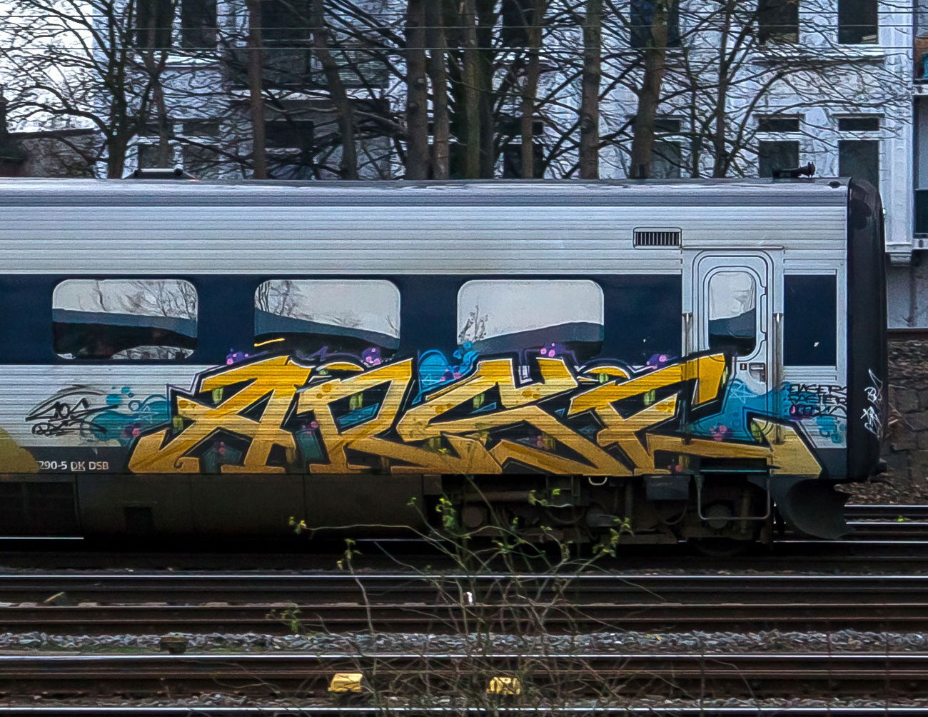 Graffiti Train - Photo by zzzzz