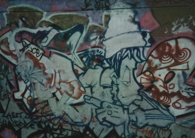 Graffiti Wall - Photo by zzzzz