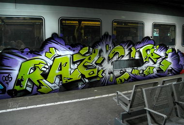 Graffiti Train - Photo by zzzzz - Razor (2016)