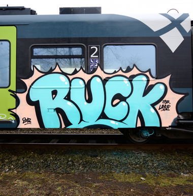 Graffiti Train - Photo by zzzzz (2018)