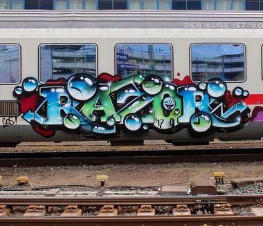 Graffiti Train - Photo by zzzzz - bubbles (2017)