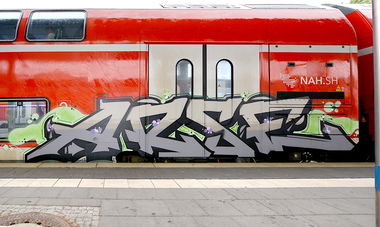 Graffiti Train - Photo by zzzzz (2018)