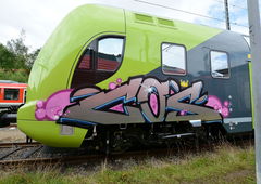 Graffiti Train - Photo by zzzzz