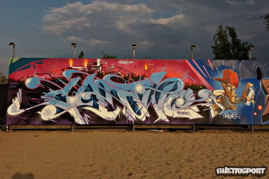 Graffiti Wall - Photo by zzzzz