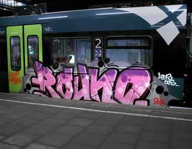 Graffiti Train - Photo by zzzzz - Round, Graffiti, cos (2016)