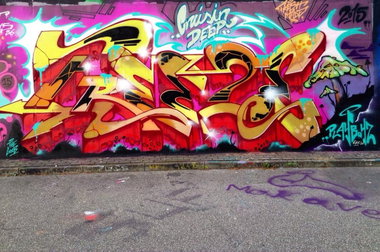 Graffiti Wall - Photo by zzzzz