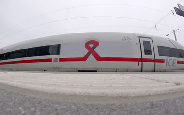 Graffiti Street Art - Photo by zzzzz (2018)