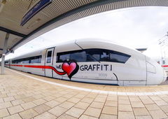 Graffiti Street Art - Photo by zzzzz (2018)