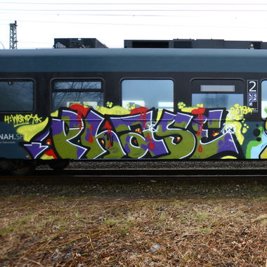 Graffiti Train - Photo by zzzzz (2018)